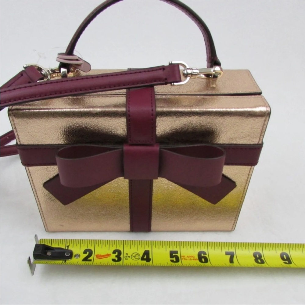 Kate Spade wrapping party gift box present Crossbody bag NWT Novelty - Picture 15 of 16